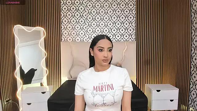 BEELLA_TAY1 on StripChat 