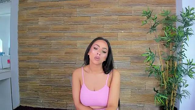 Cupcake_Izzy on StripChat 