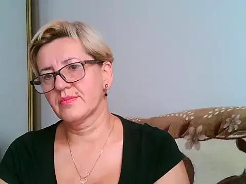 Dana4921 on StripChat 