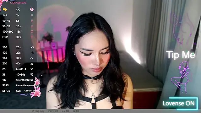 Divine_Goddesss on StripChat 