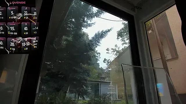 Ella_Vee on StripChat 