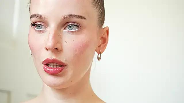 ellaa91 on StripChat 