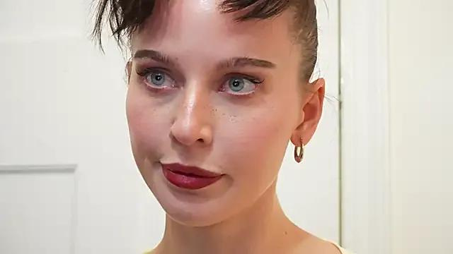 ellaa91 on StripChat 