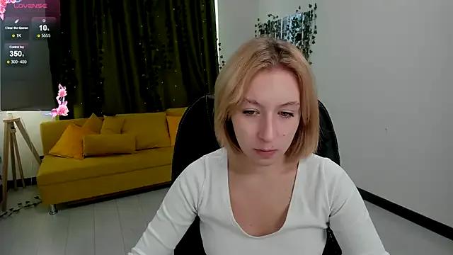 Emma_Garcias on StripChat 