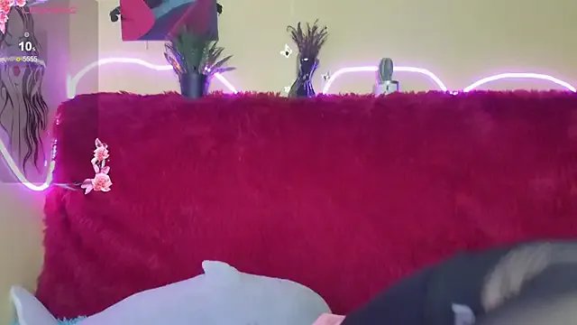 EmmaDarkk on StripChat 