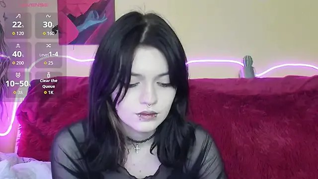 EmmaDarkk on StripChat 