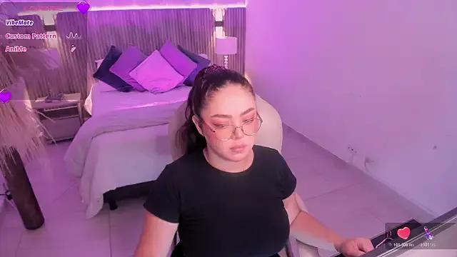 emmy_walker on StripChat 