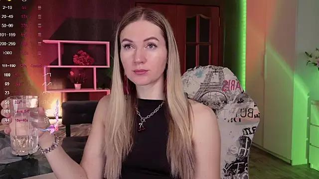 Hello_Lisha on StripChat