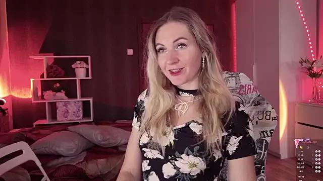 Hello_Lisha on StripChat