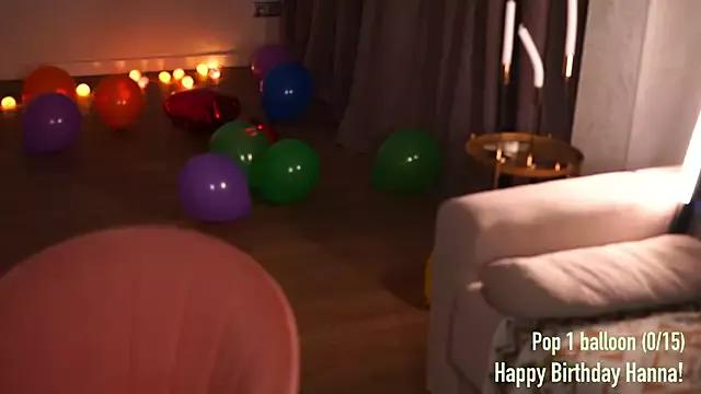 hereandnows_ on StripChat 