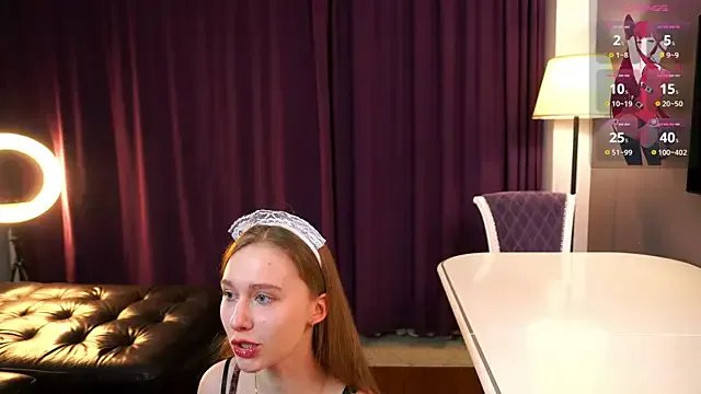 HollyOuk on StripChat 