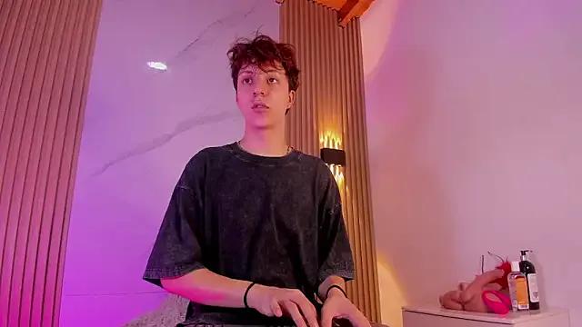 IM_DAREN on StripChat