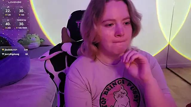 InternetFairy_XO on StripChat