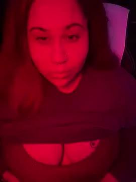 Juicyjordie — Help me get naked daddie