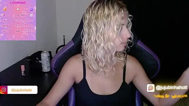 jujubinhahot on StripChat 