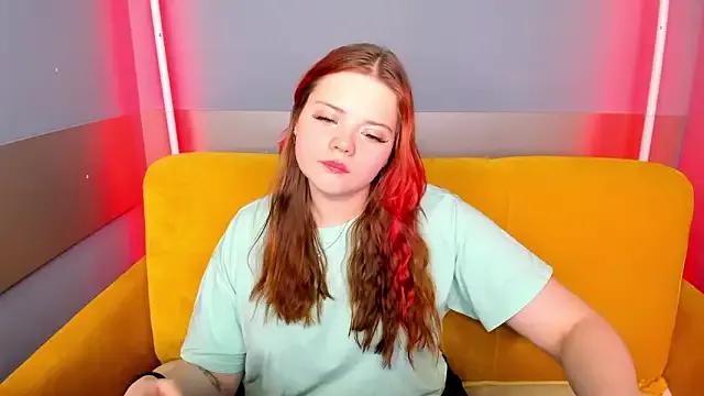 KellyFiery on StripChat