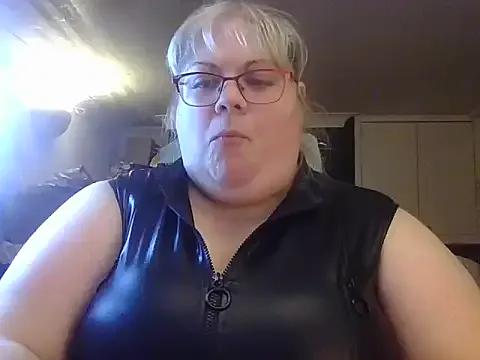 Kinkyhousewife83 — Freechat on StripChat