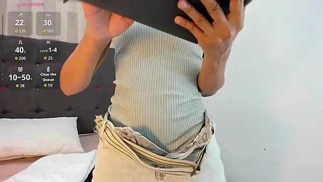 Kloeh_Star on StripChat