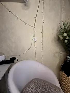 LaraHollywood's avatar