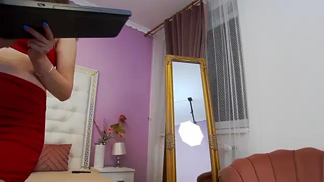 Lenna_Paul on StripChat 