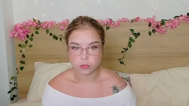 Lilith_Bonheur on StripChat 