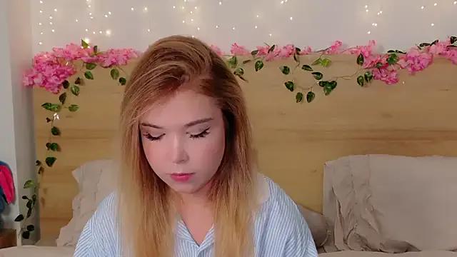 Lilith_Bonheur on StripChat 