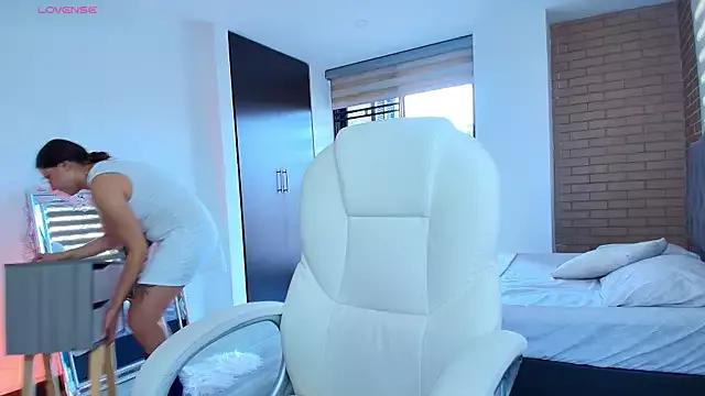 LilithAbril on StripChat 