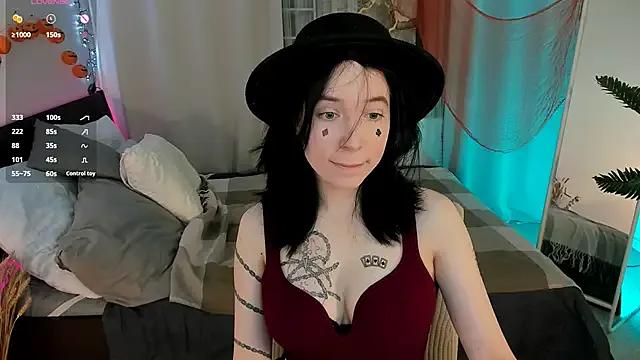 lilithlunna on StripChat 