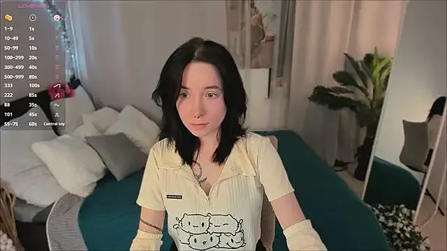 lilithlunna on StripChat 