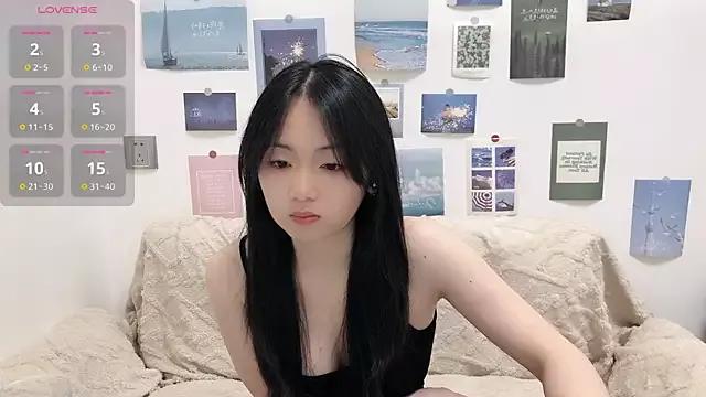 LiLiYbaby on StripChat 