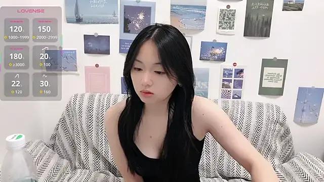 LiLiYbaby on StripChat 