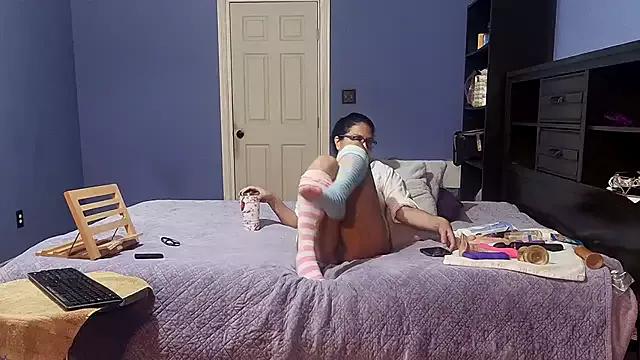 LizzyRU on StripChat 