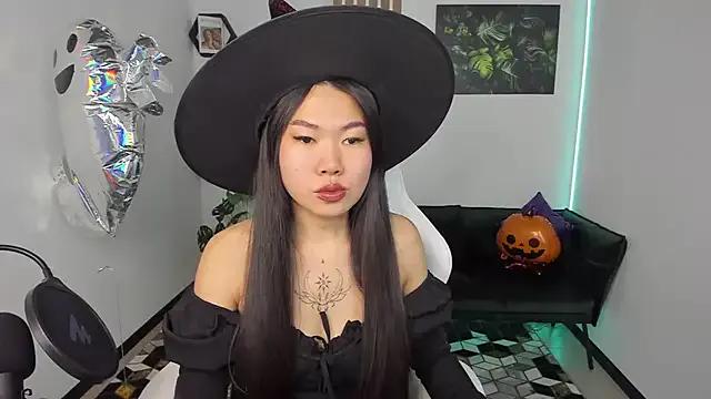 LunaPurrr on StripChat