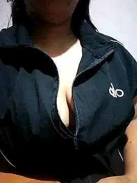 LylyCii96 on StripChat 