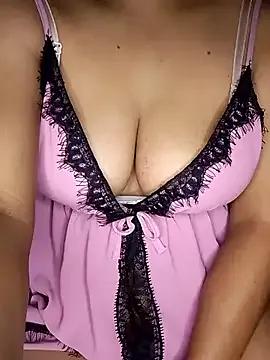 LylyCii96 on StripChat 