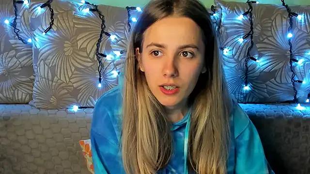 MaggieCake on StripChat 