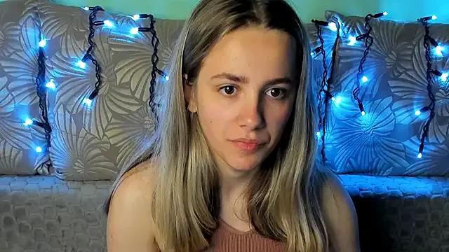 MaggieCake on StripChat 