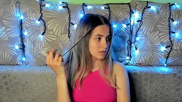 MaggieCake on StripChat 