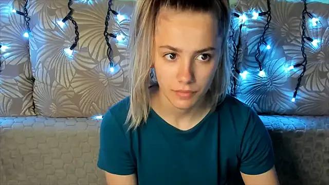 MaggieCake on StripChat 