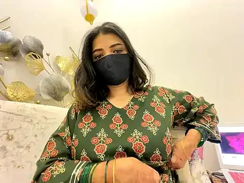 MaYaa__11 on StripChat 