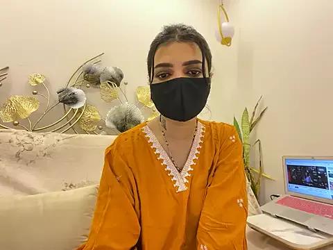 MaYaa__11 on StripChat 