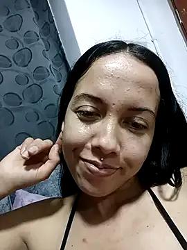 MiaForever1 on StripChat