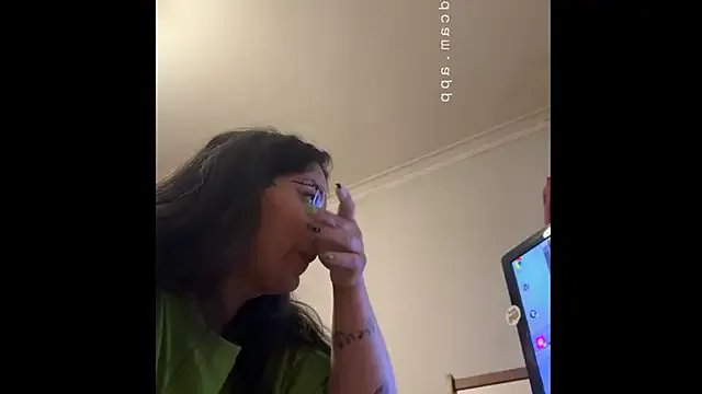 Mizztikaa on StripChat 