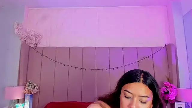 MollyBigBoobs12 on StripChat 