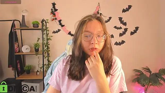 Nuura_Moore on StripChat 