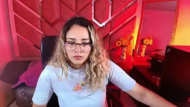 Olivia_Fox69 on StripChat