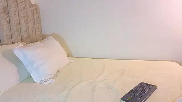 samantha_bss on StripChat 