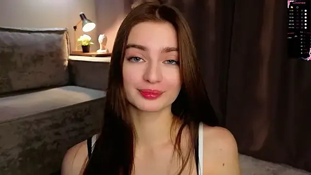 Sara_Kinsly on StripChat 