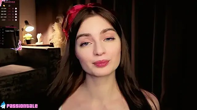 Sara_Kinsly on StripChat 