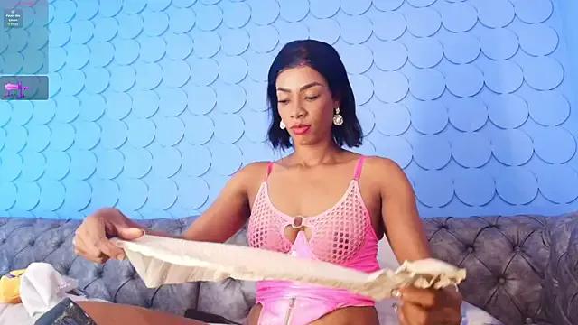 sashamonroe__ on StripChat 